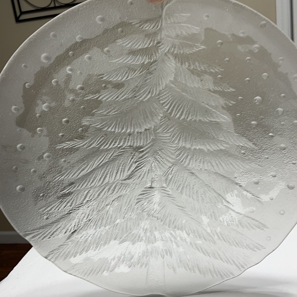 Etched Glass Plate with Pine Tree and Snow Flakes - Picture 3 of 3